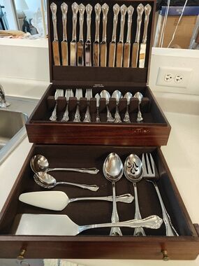 Reed & Barton Silver-Tone Flatware Set - Classic Home Dining Collection